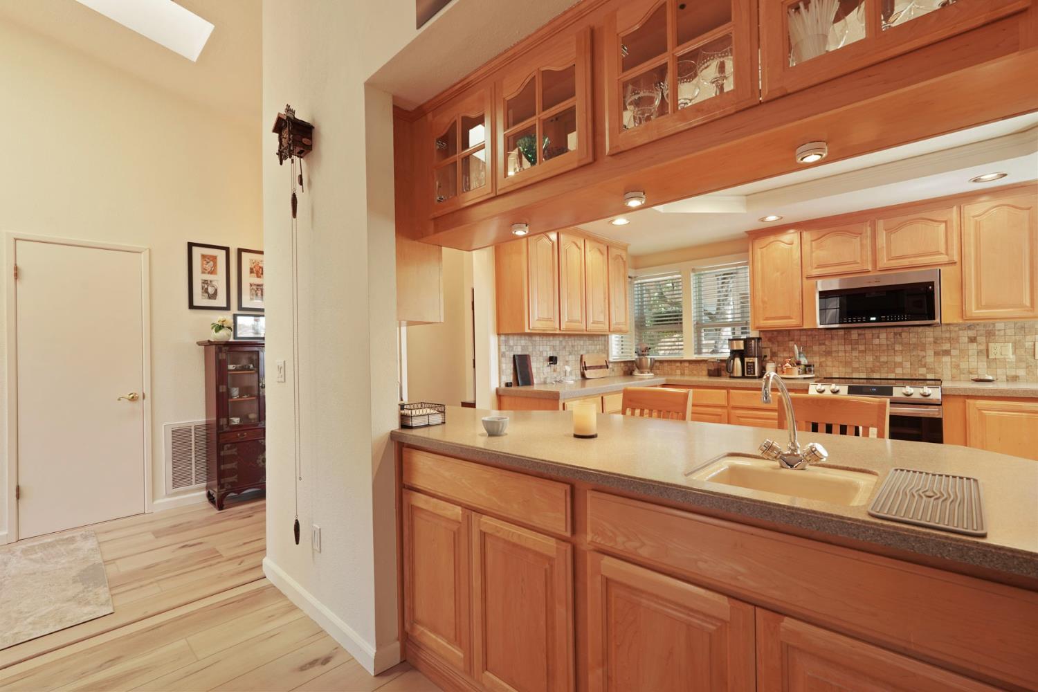 Detail Gallery Image 7 of 44 For 6200 Viewridge Dr, Auburn,  CA 95602 - 3 Beds | 3 Baths