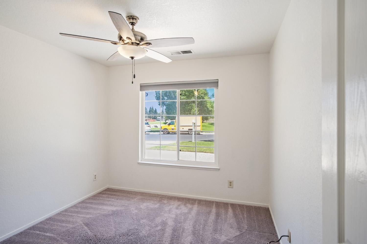 Detail Gallery Image 12 of 26 For 1249 Joett Dr, Turlock,  CA 95380 - 3 Beds | 2 Baths