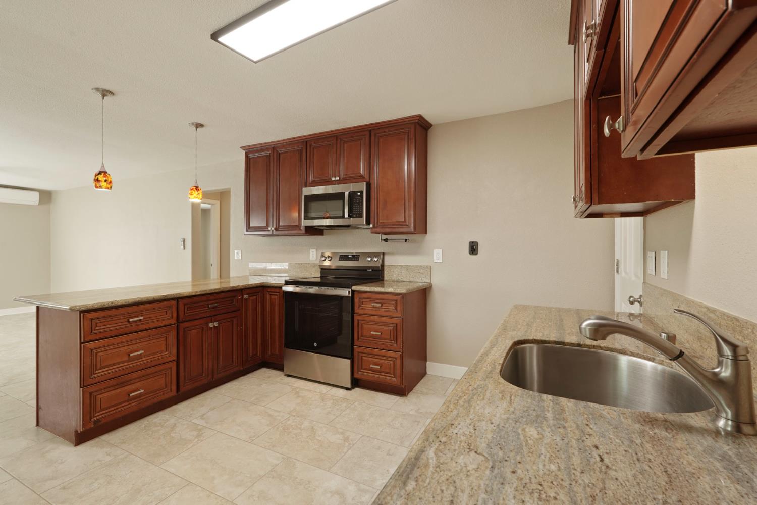Detail Gallery Image 12 of 31 For 820 Comstock Dr, Folsom,  CA 95630 - 2 Beds | 1 Baths