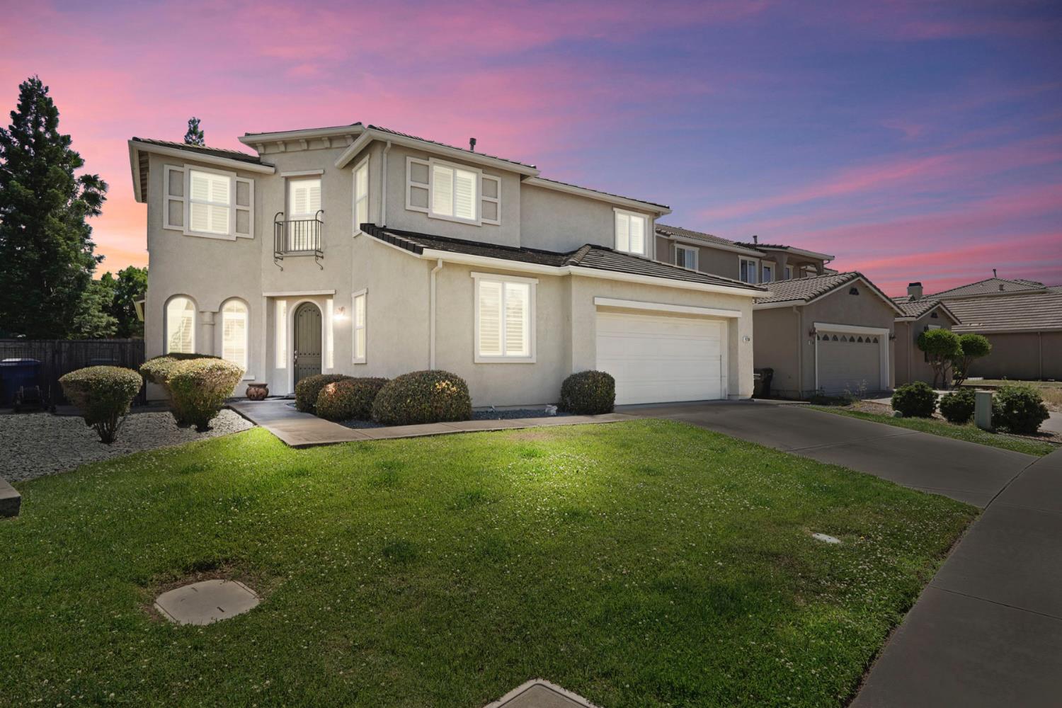 Detail Gallery Image 50 of 50 For 9734 Fall Valley Way, Sacramento,  CA 95829 - 5 Beds | 3 Baths