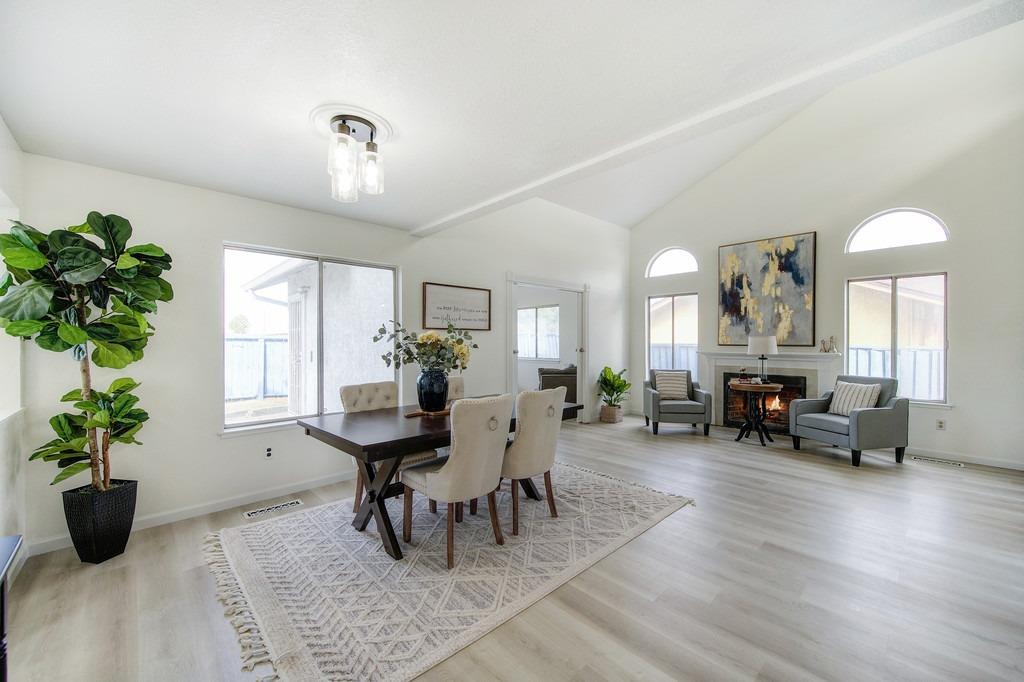 Detail Gallery Image 6 of 37 For 14 Fernwood Ct, Pittsburg,  CA 94565 - 4 Beds | 2/1 Baths