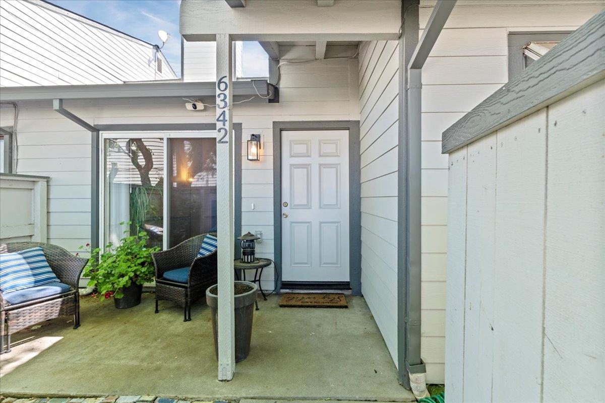 Detail Gallery Image 5 of 24 For 6342 Slippery Creek Ln, Citrus Heights,  CA 95621 - 3 Beds | 2/1 Baths