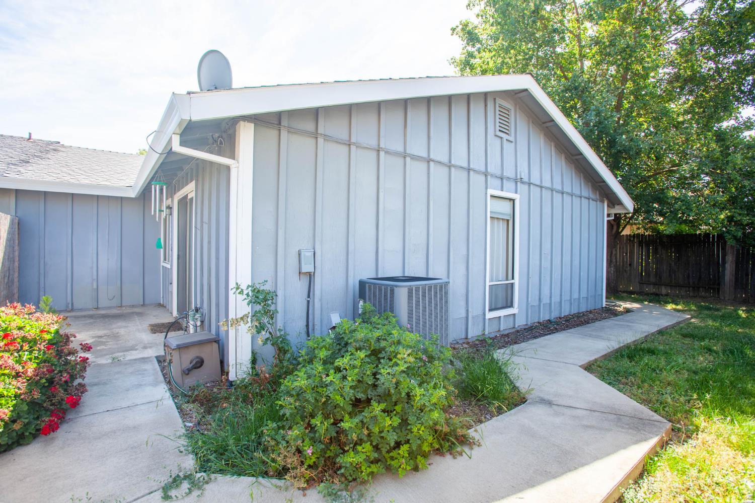 Detail Gallery Image 28 of 28 For 2949 Candido Dr, Sacramento,  CA 95833 - 2 Beds | 2 Baths