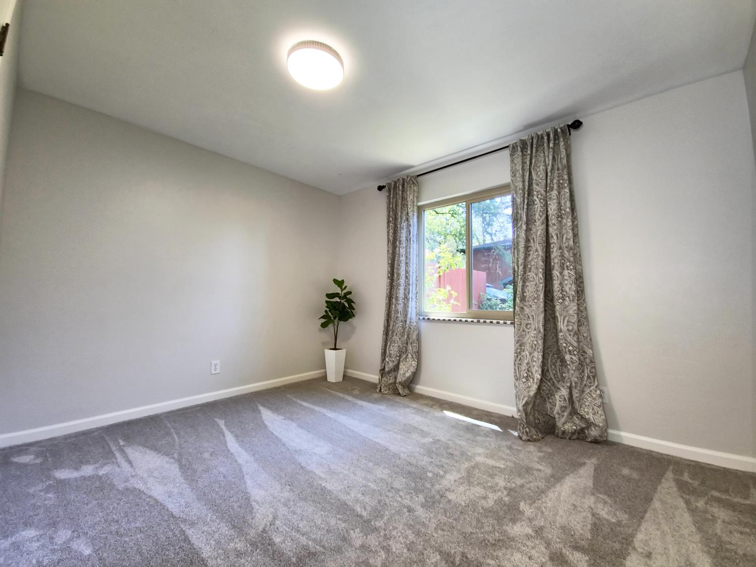 Detail Gallery Image 10 of 18 For 1284 Roxie Way, Placerville,  CA 95667 - 3 Beds | 1 Baths