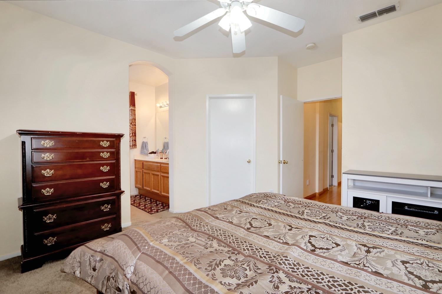 Detail Gallery Image 26 of 38 For 8275 Fanning Way, Sacramento,  CA 95829 - 3 Beds | 2 Baths