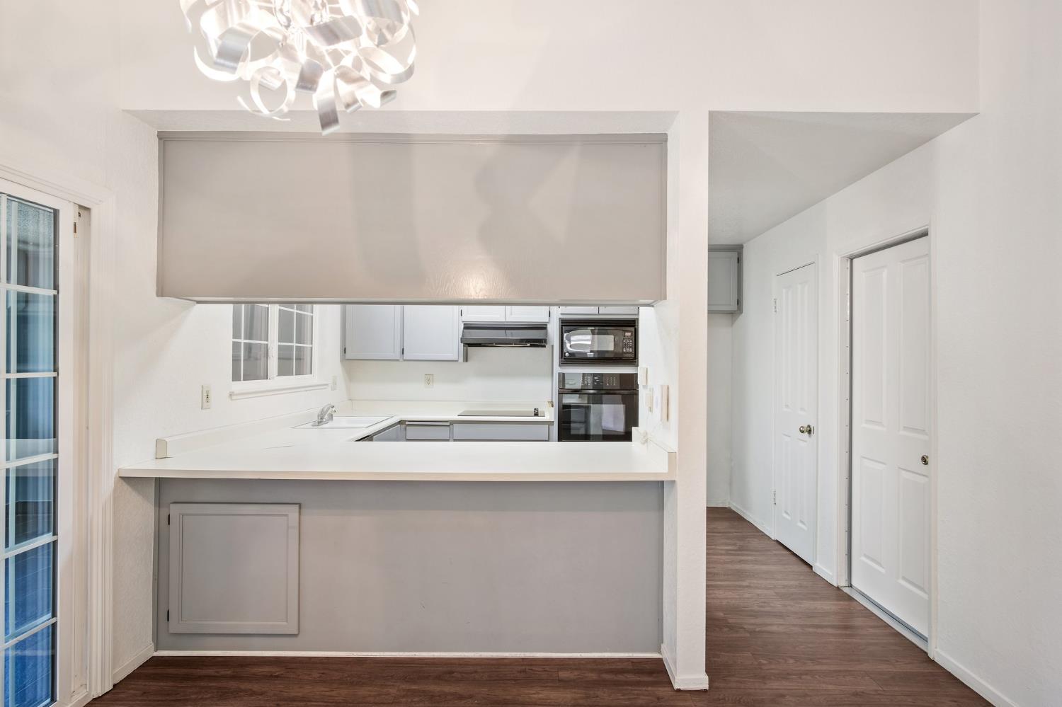 Detail Gallery Image 5 of 26 For 1249 Joett Dr, Turlock,  CA 95380 - 3 Beds | 2 Baths