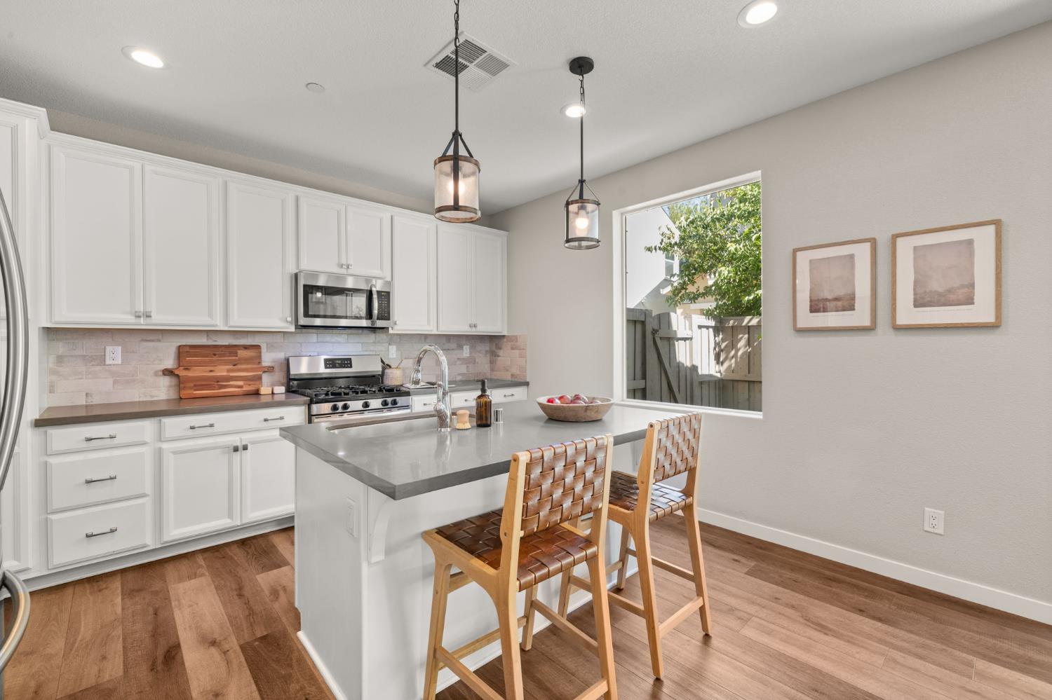 Detail Gallery Image 23 of 78 For 3565 Forney Way, Sacramento,  CA 95816 - 4 Beds | 2/1 Baths