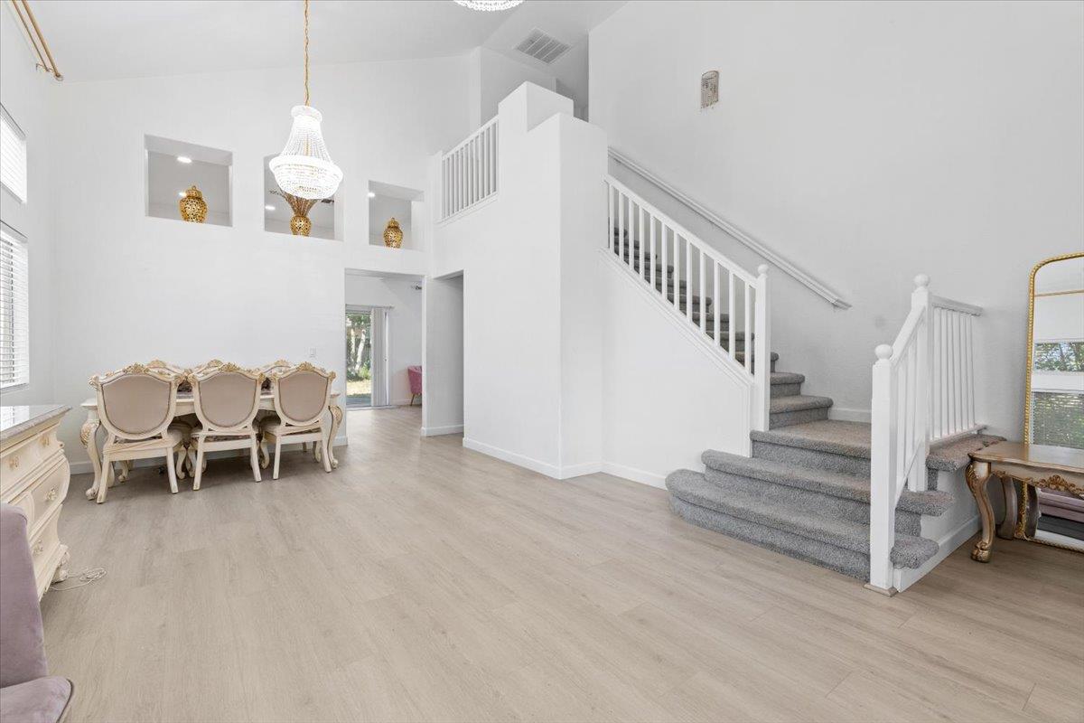 Detail Gallery Image 9 of 37 For 45 White Birch Ct, Roseville,  CA 95678 - 4 Beds | 3 Baths