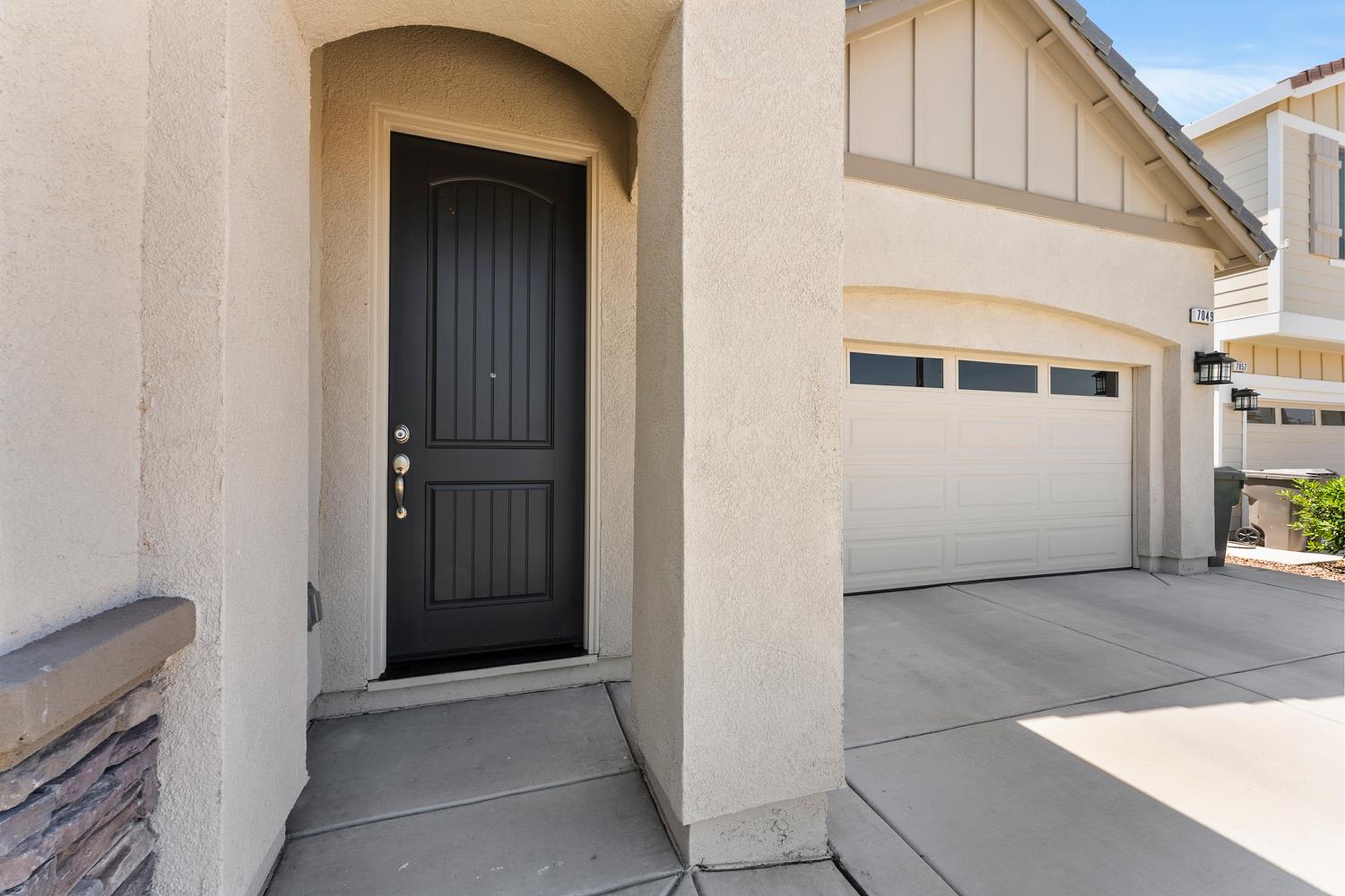 Detail Gallery Image 9 of 56 For 7049 Lakehaven Dr, Roseville,  CA 95747 - 3 Beds | 3 Baths