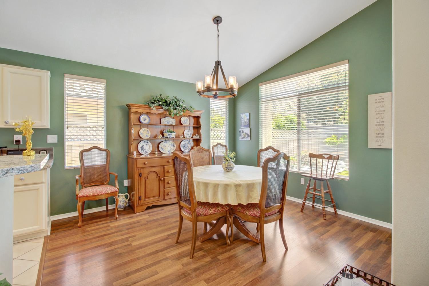 Detail Gallery Image 19 of 38 For 649 Blackstone Ct, Roseville,  CA 95747 - 2 Beds | 2 Baths