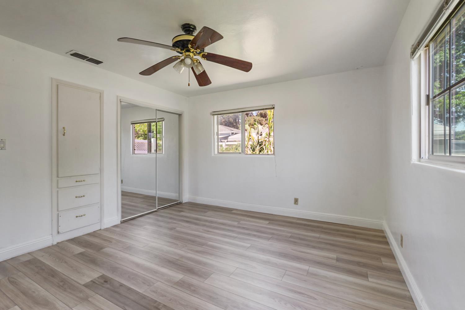 Detail Gallery Image 14 of 51 For 1721 Grimes Ave, Modesto,  CA 95358 - 3 Beds | 2 Baths