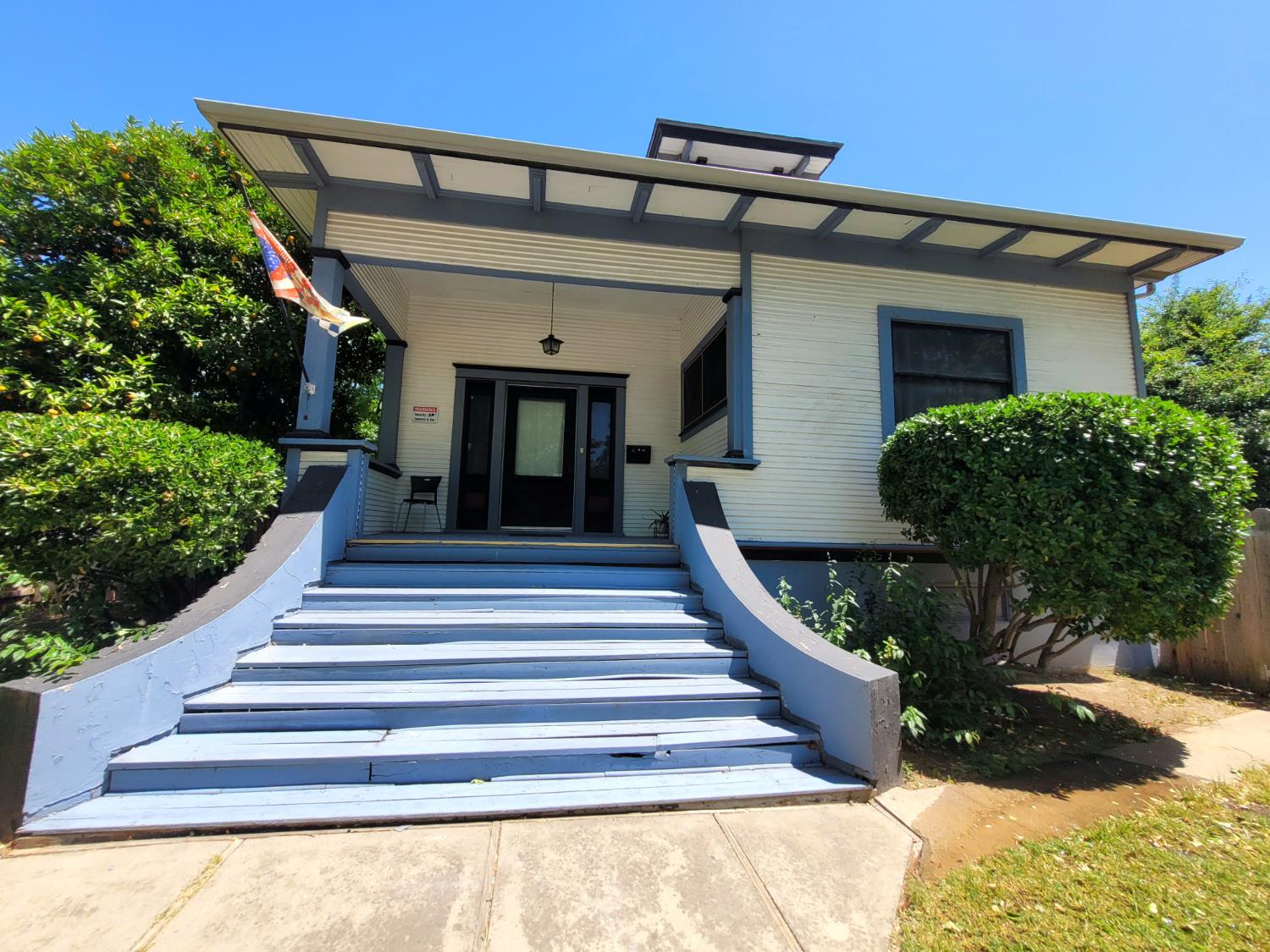 Detail Gallery Image 1 of 23 For 1948 K St, Merced,  CA 95340 - 3 Beds | 2 Baths