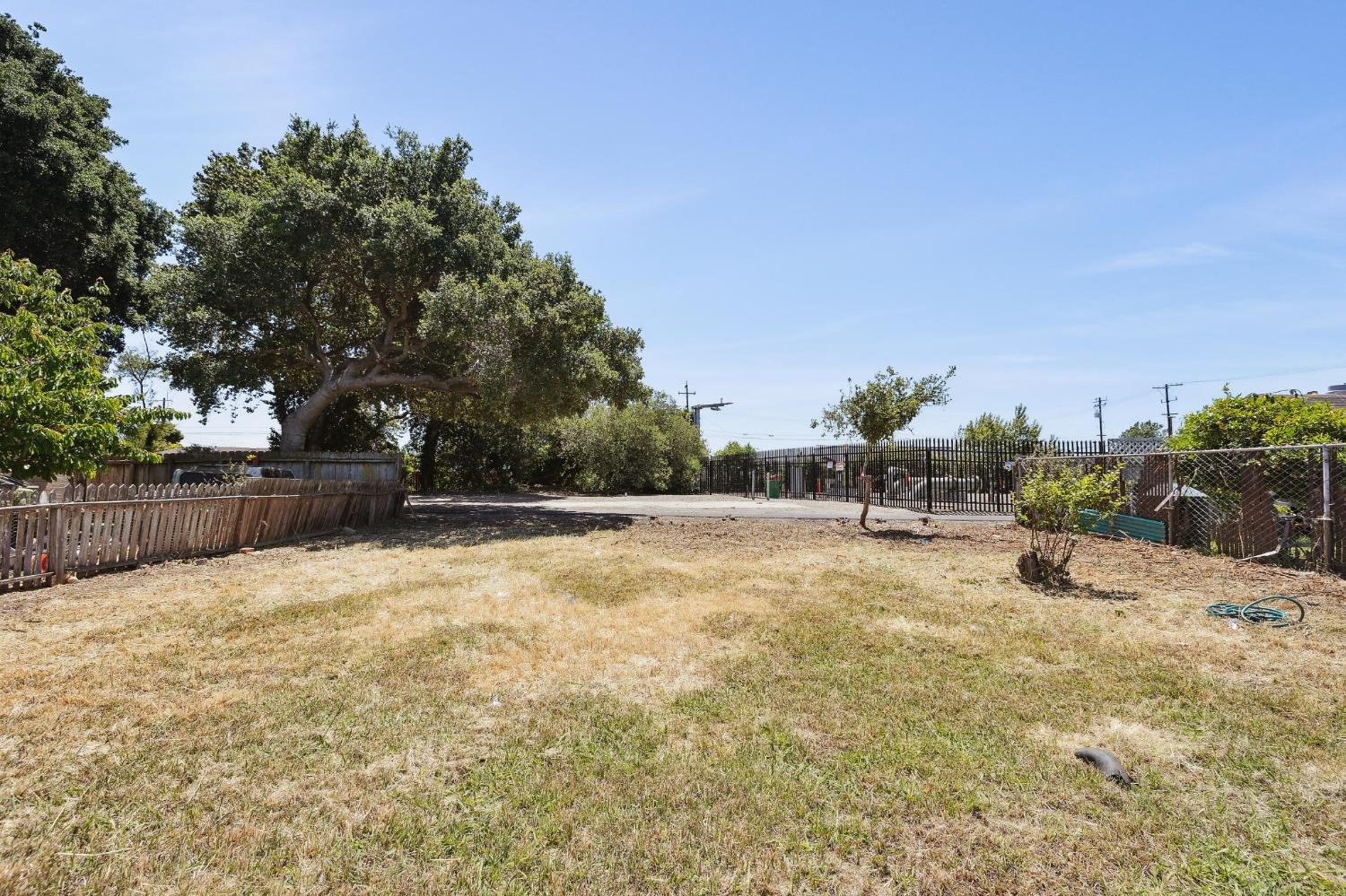 Detail Gallery Image 28 of 34 For 1346 Manor Dr, San Pablo,  CA 94806 - 2 Beds | 1 Baths
