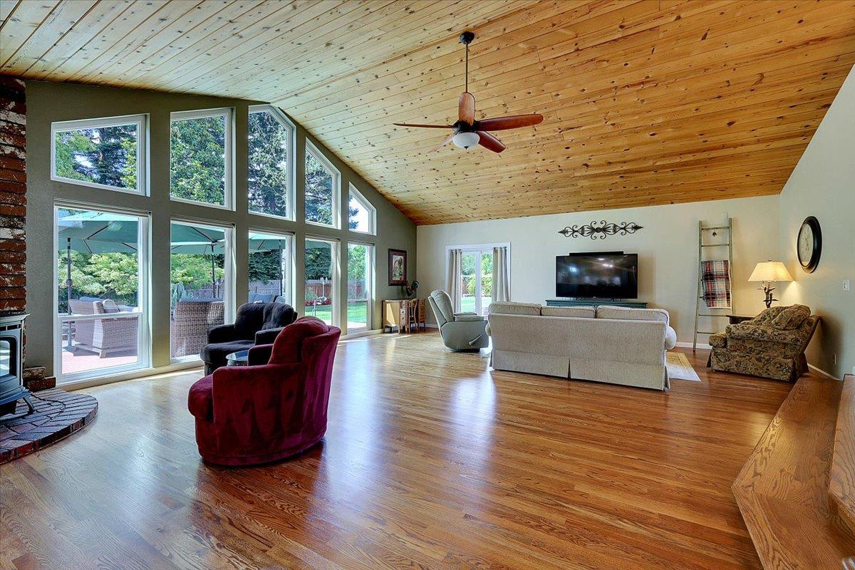 Detail Gallery Image 9 of 62 For 614 Saddleback Dr, Marysville,  CA 95901 - 3 Beds | 2/1 Baths