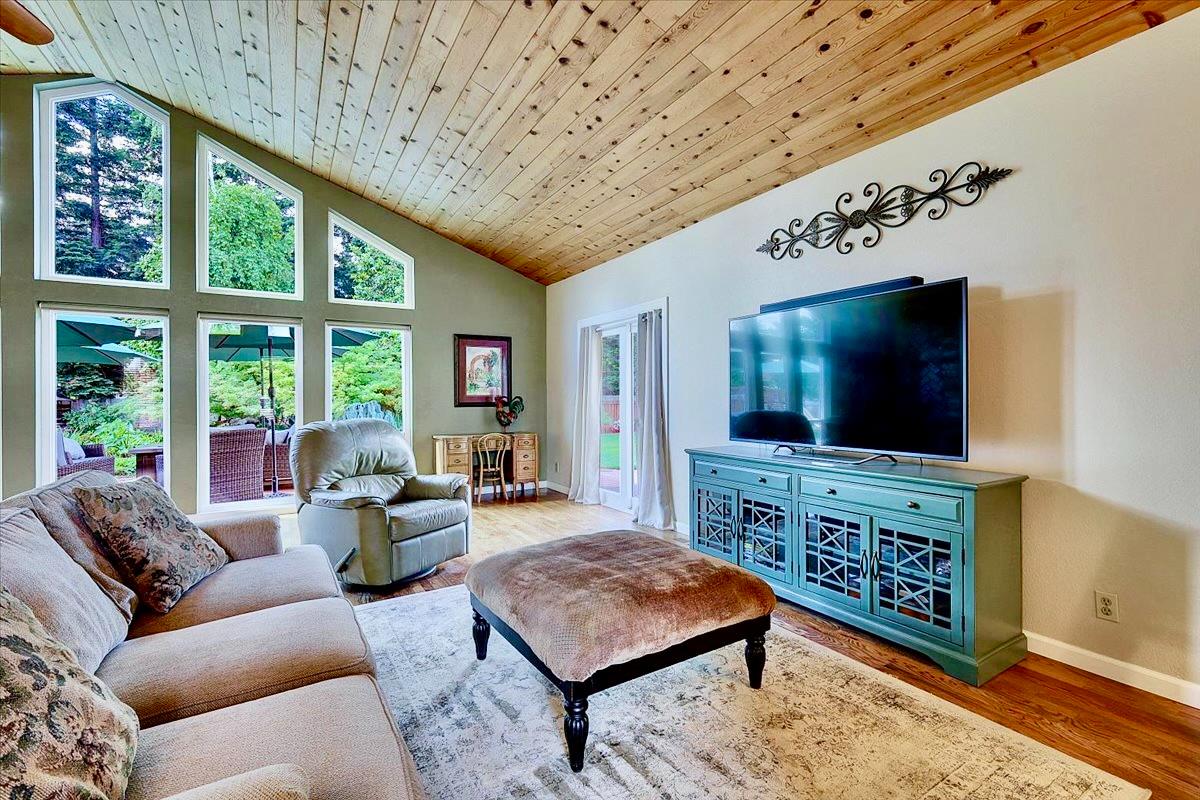 Detail Gallery Image 7 of 62 For 614 Saddleback Dr, Marysville,  CA 95901 - 3 Beds | 2/1 Baths