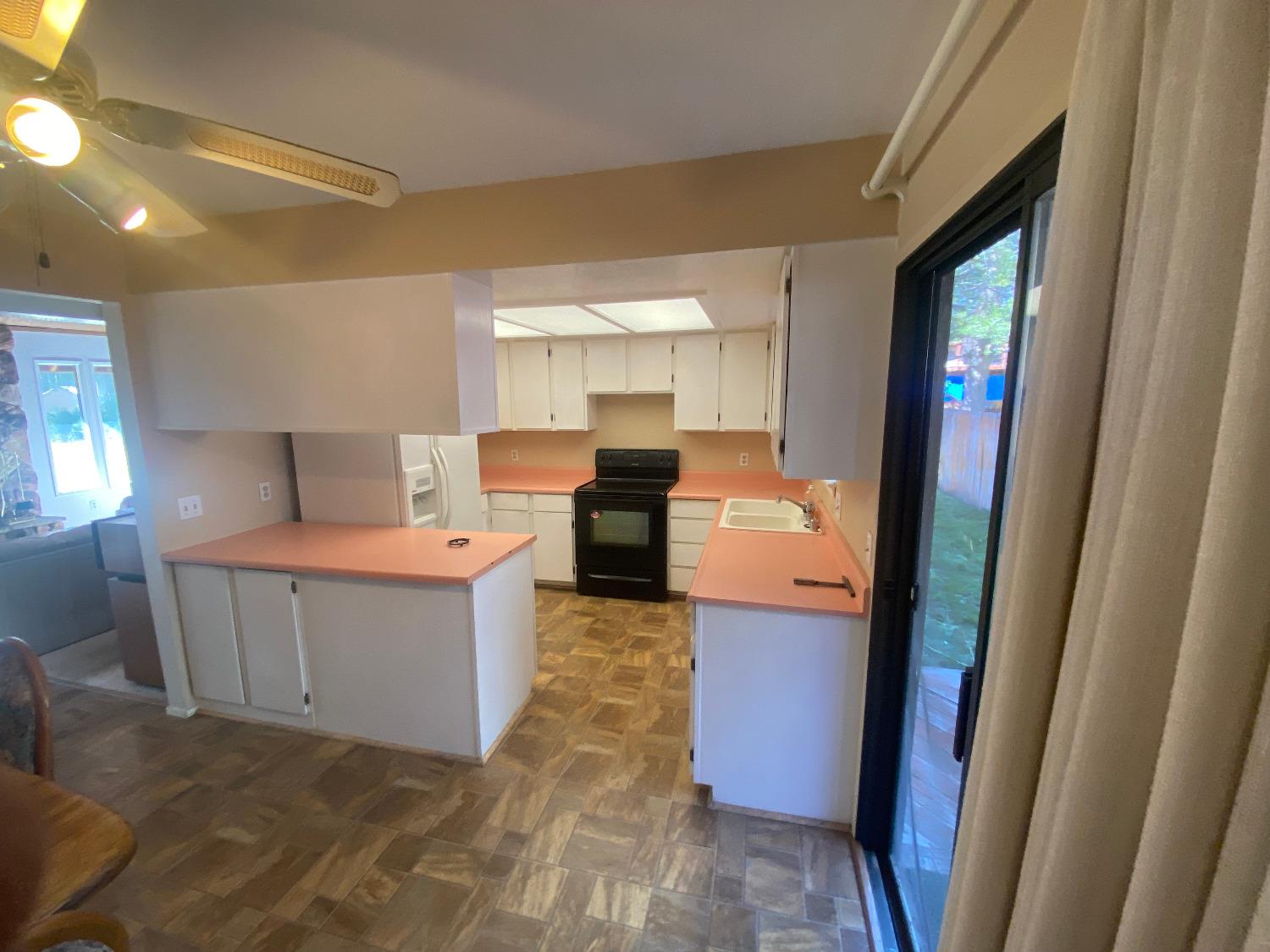 Detail Gallery Image 20 of 34 For 786 Colorado Ave, South Lake Tahoe,  CA 96150 - 3 Beds | 2 Baths