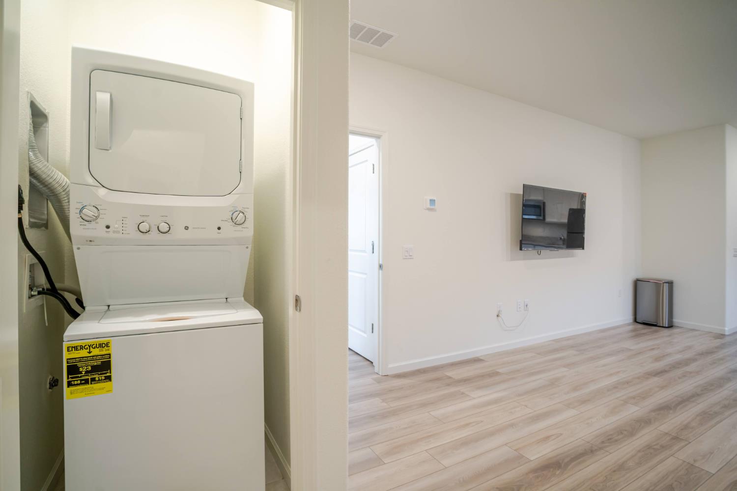 Detail Gallery Image 16 of 43 For 12808 Scholarly Way, Rancho Cordova,  CA 95742 - 5 Beds | 3/1 Baths