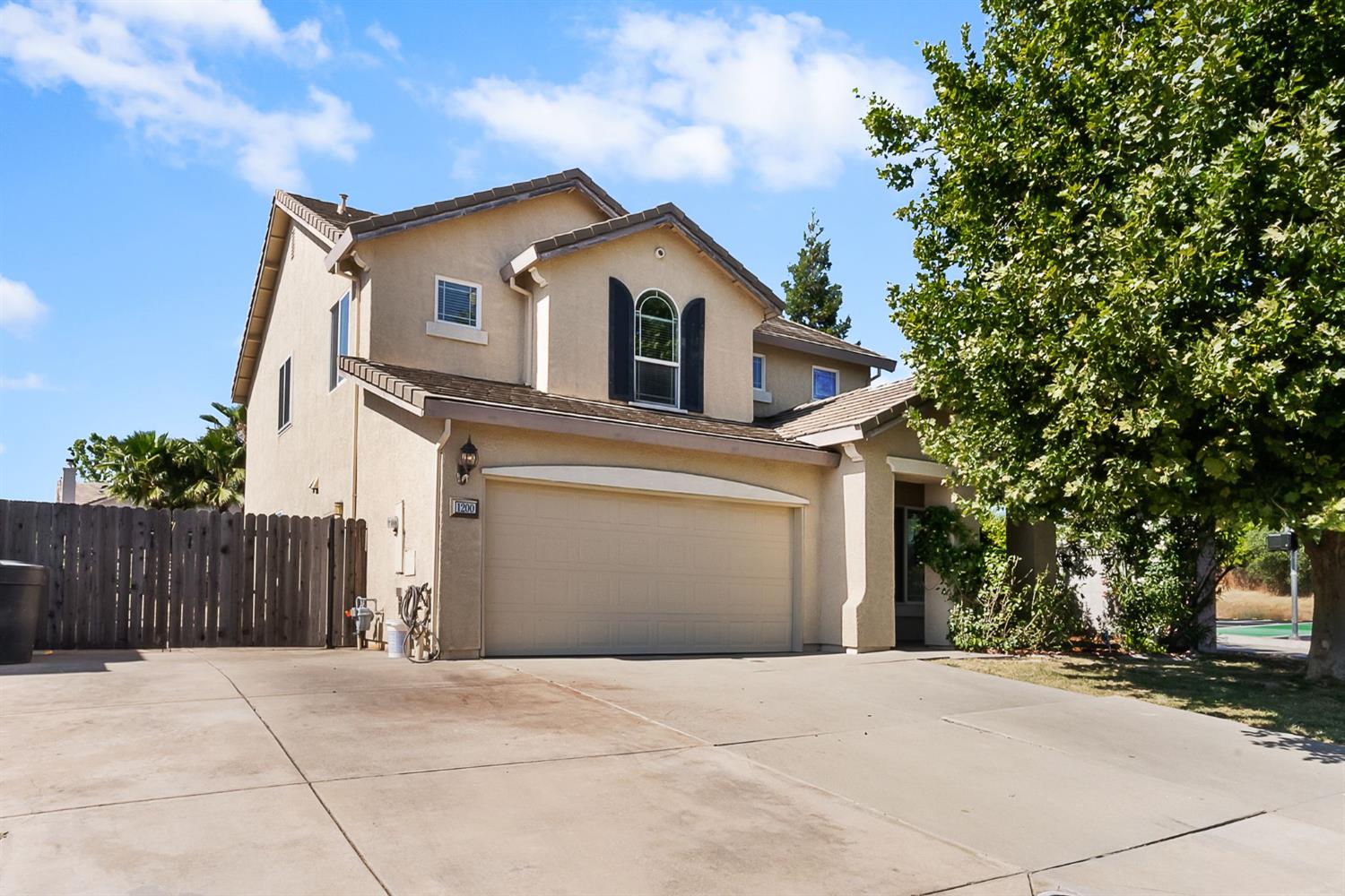 Detail Gallery Image 1 of 50 For 1200 Emerald Oak Rd, Roseville,  CA 95678 - 5 Beds | 3 Baths