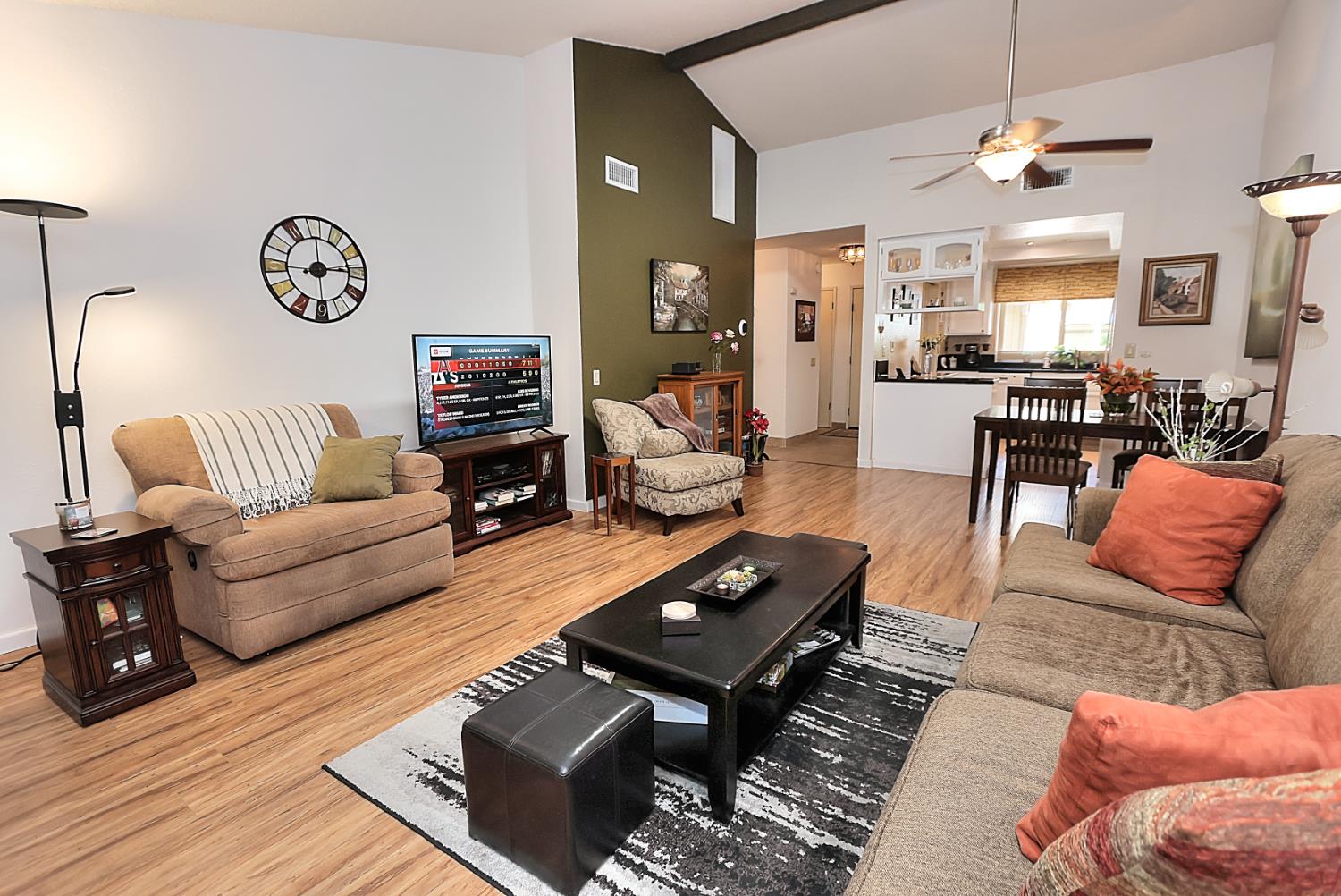 Detail Gallery Image 6 of 36 For 7043 Rancho Mirage Ct, Citrus Heights,  CA 95621 - 2 Beds | 2 Baths
