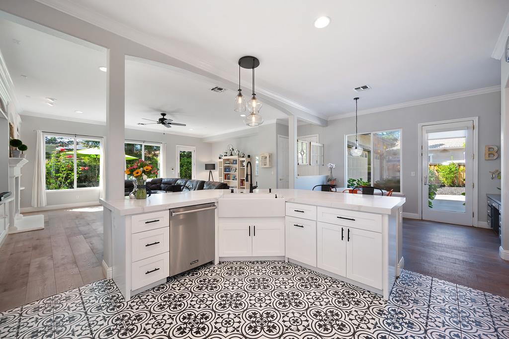 Detail Gallery Image 14 of 57 For 1013 Sandwick Way, Folsom,  CA 95630 - 4 Beds | 4 Baths