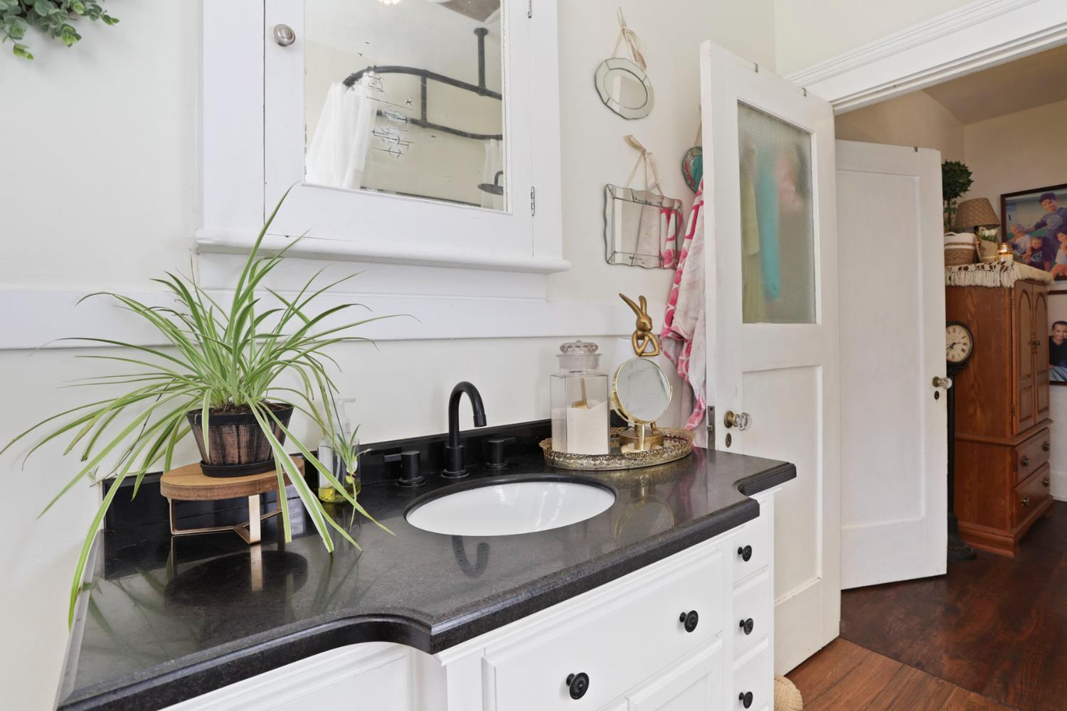 Detail Gallery Image 35 of 37 For 1054 W Willow St, Stockton,  CA 95203 - 3 Beds | 1 Baths