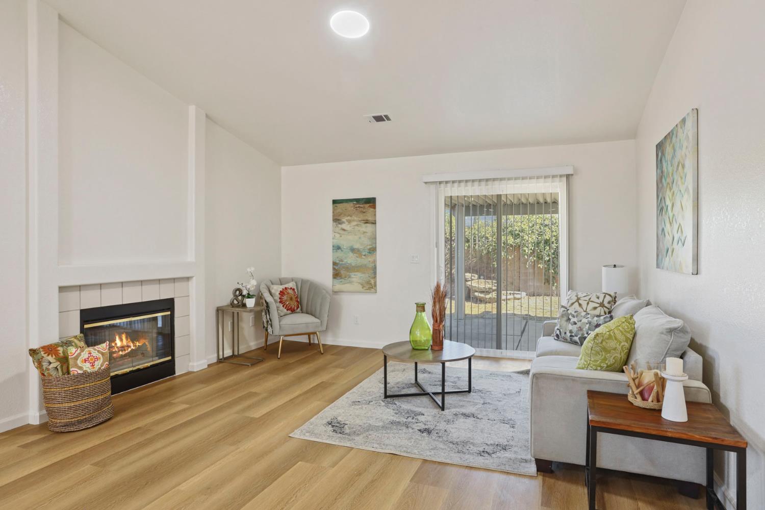 Detail Gallery Image 7 of 34 For 2368 Clipper Ln, Stockton,  CA 95204 - 3 Beds | 2 Baths