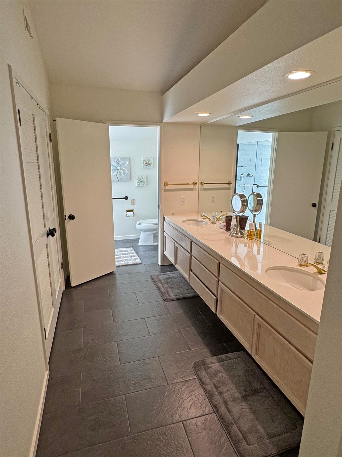Detail Gallery Image 14 of 26 For 11488 Gold Country Blvd, Gold River,  CA 95670 - 3 Beds | 2/1 Baths