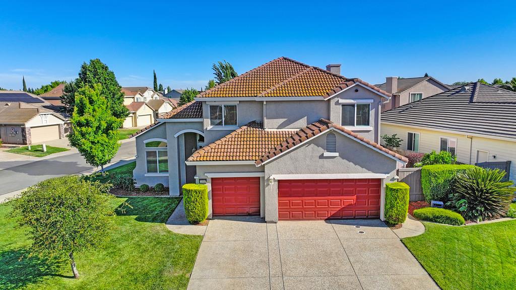 Detail Gallery Image 2 of 52 For 11886 Fire Agate Way, Rancho Cordova,  CA 95742 - 4 Beds | 3 Baths
