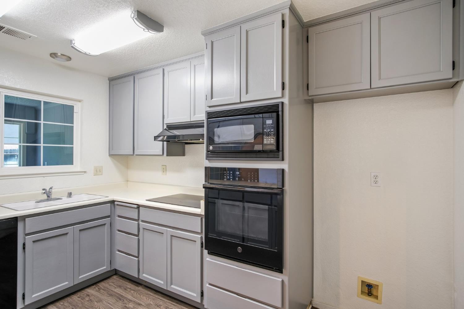 Detail Gallery Image 6 of 26 For 1249 Joett Dr, Turlock,  CA 95380 - 3 Beds | 2 Baths