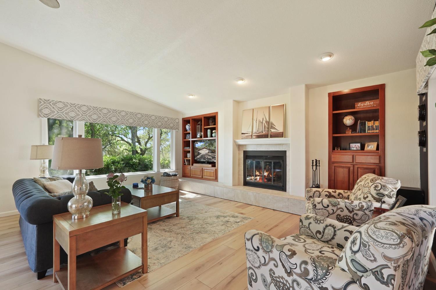 Detail Gallery Image 10 of 44 For 6200 Viewridge Dr, Auburn,  CA 95602 - 3 Beds | 3 Baths