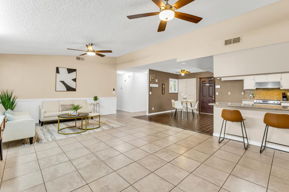 Detail Gallery Image 9 of 55 For 7661 Dyer Ct, Sacramento,  CA 95828 - 3 Beds | 2 Baths