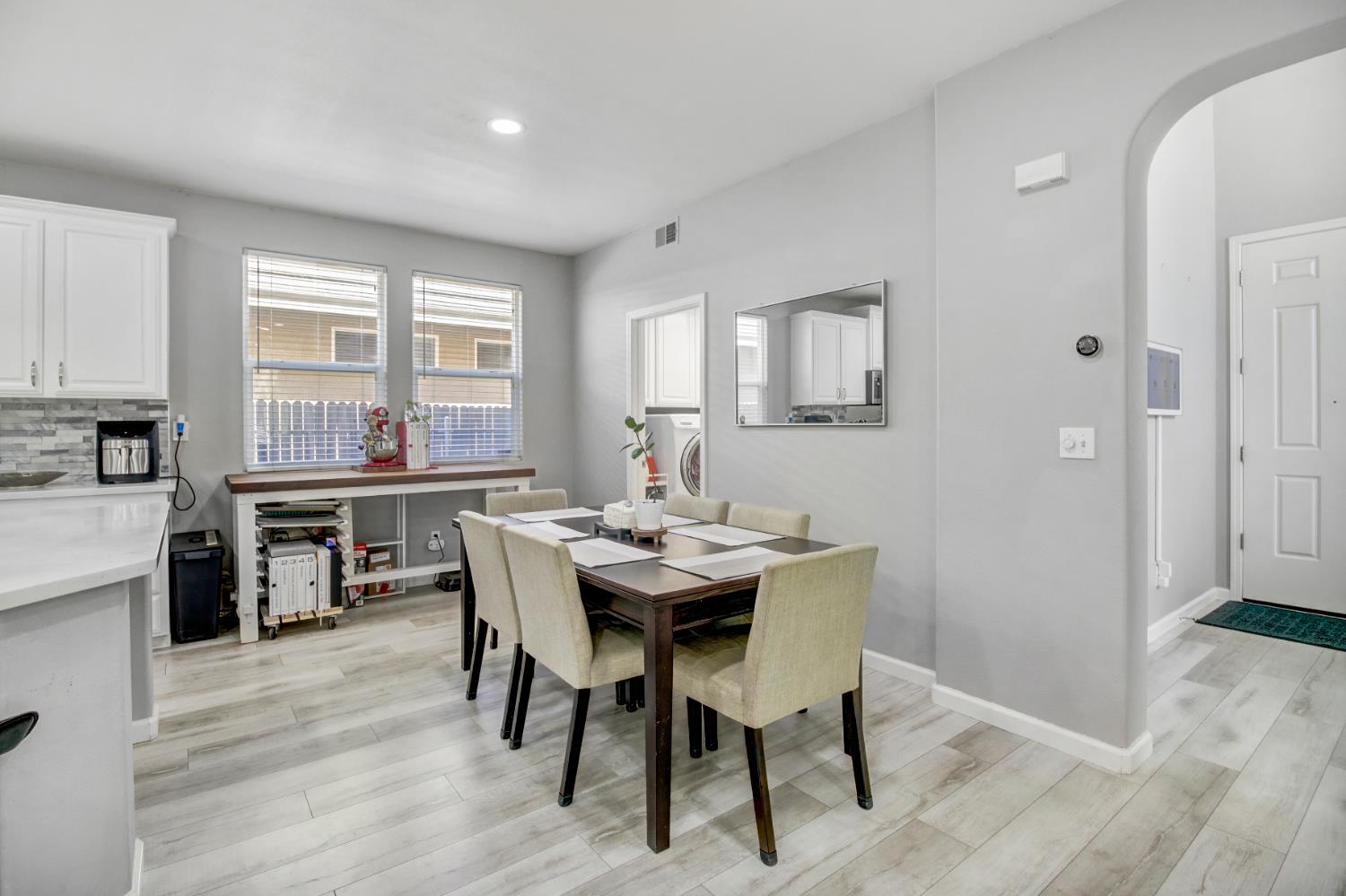 Detail Gallery Image 17 of 36 For 3043 Brunnet Ln, Sacramento,  CA 95833 - 4 Beds | 2/1 Baths