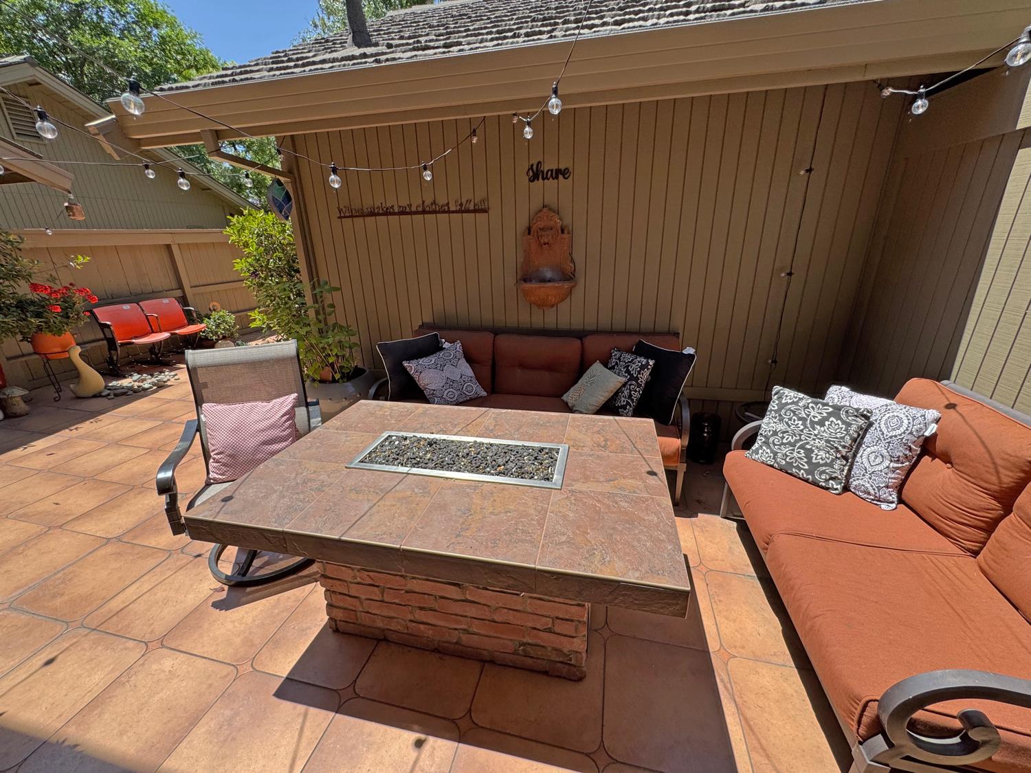 Detail Gallery Image 25 of 26 For 11488 Gold Country Blvd, Gold River,  CA 95670 - 3 Beds | 2/1 Baths