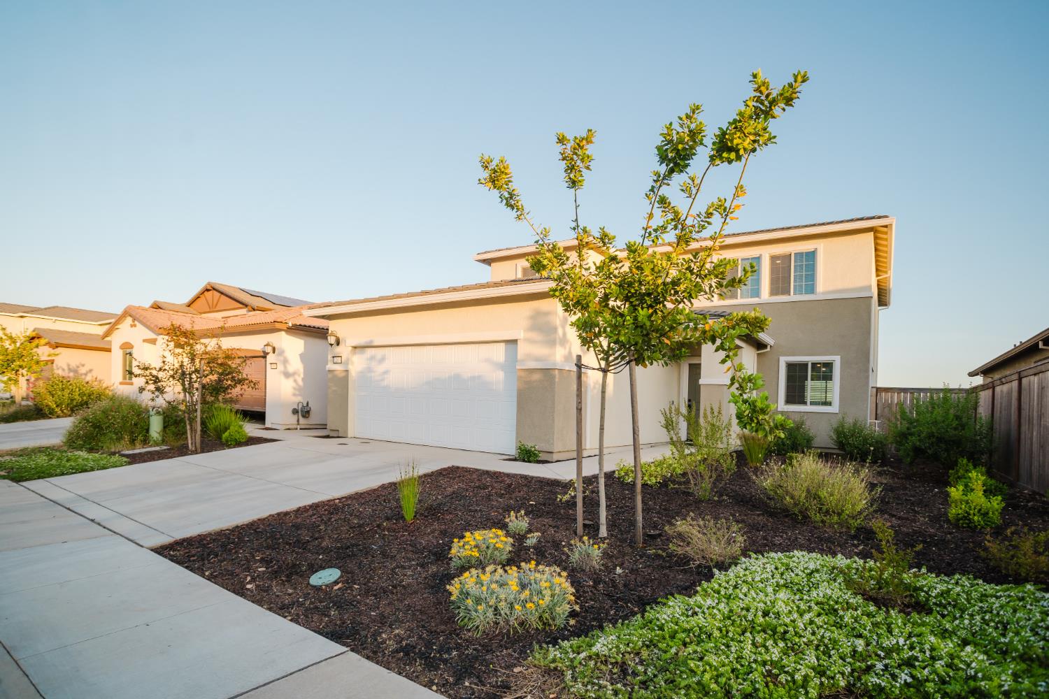Detail Gallery Image 2 of 43 For 12808 Scholarly Way, Rancho Cordova,  CA 95742 - 5 Beds | 3/1 Baths