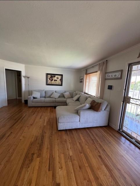 Detail Gallery Image 2 of 8 For 3908 Marine Ave, Stockton,  CA 95204 - 3 Beds | 1/1 Baths