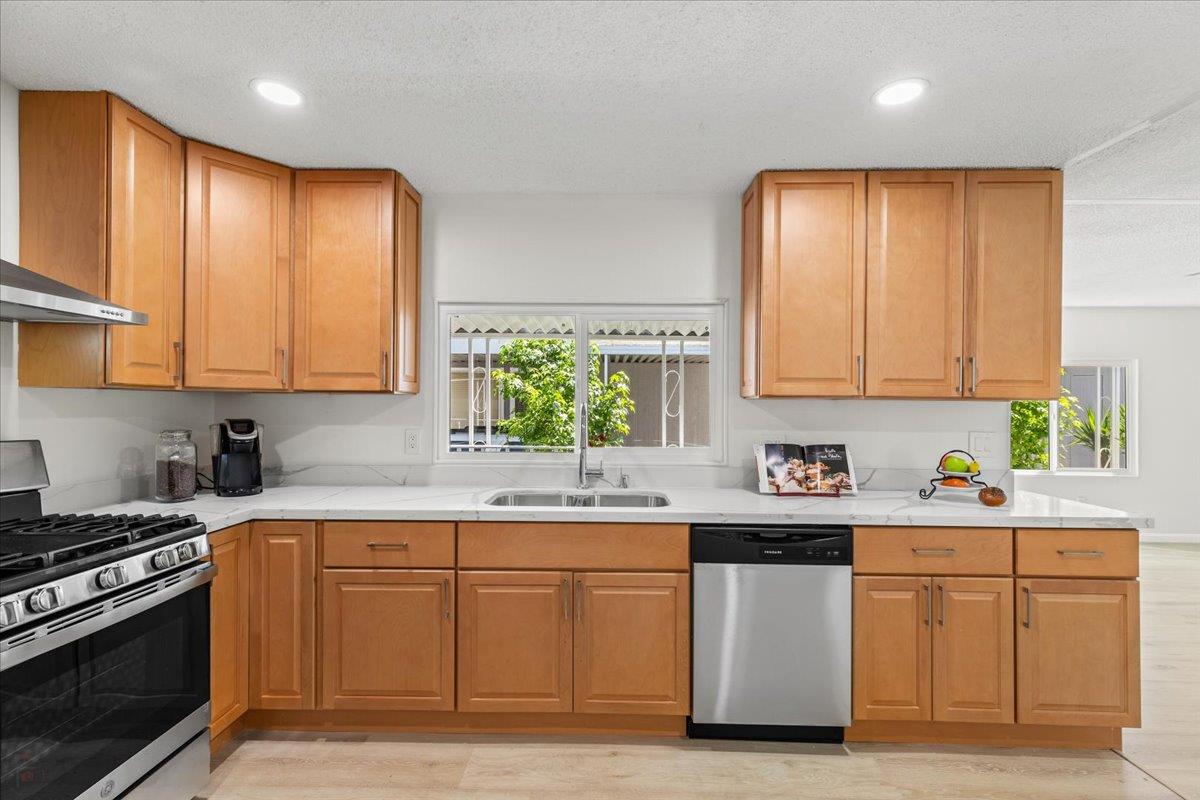 Detail Gallery Image 18 of 55 For 121 Ketch, Modesto,  CA 95356 - 2 Beds | 2 Baths