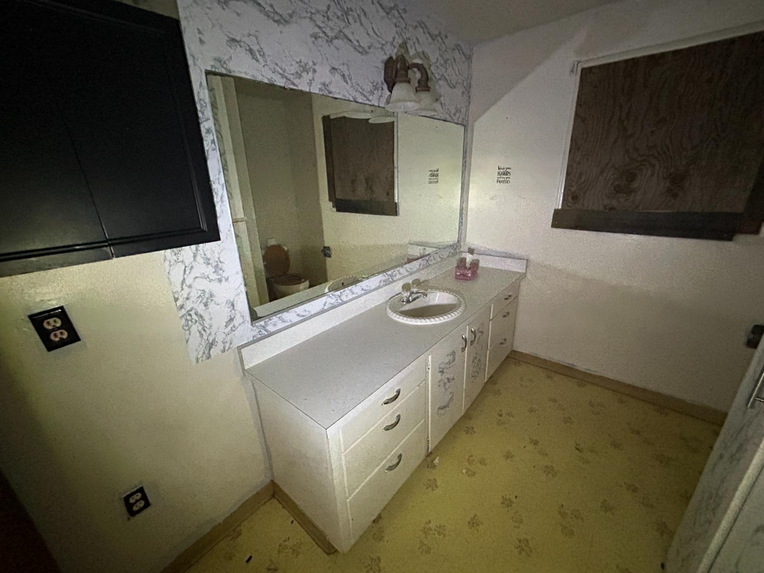 Detail Gallery Image 10 of 14 For 2415 Florida Ln, Durham,  CA 95938 - 4 Beds | 1 Baths