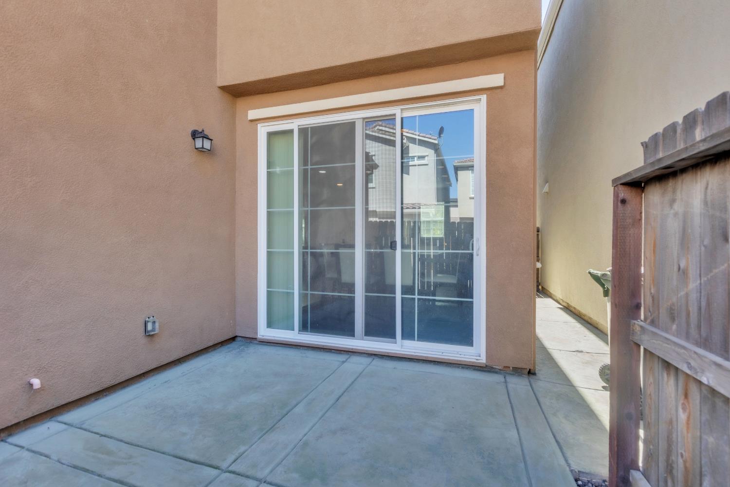 Detail Gallery Image 24 of 27 For 7829 Acorri Walk, Sacramento,  CA 95823 - 3 Beds | 2/1 Baths