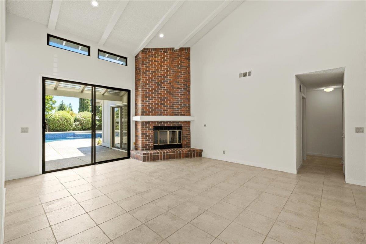 Detail Gallery Image 19 of 37 For 6544 Shadow Hawk Dr, Citrus Heights,  CA 95621 - 3 Beds | 2 Baths