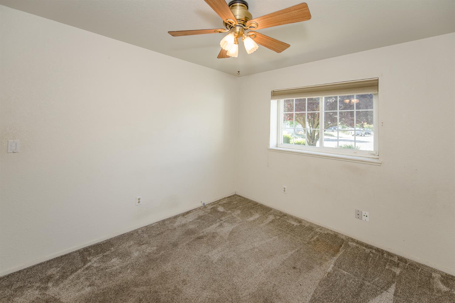 Detail Gallery Image 9 of 16 For 1455 Willow Springs Dr, Woodland,  CA 95776 - 3 Beds | 2 Baths