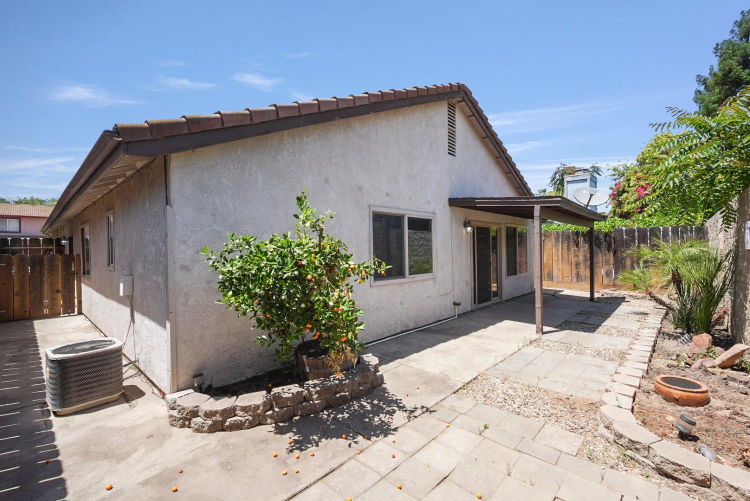 Detail Gallery Image 19 of 32 For 1144 Courtney Way, Modesto,  CA 95358 - 2 Beds | 2 Baths