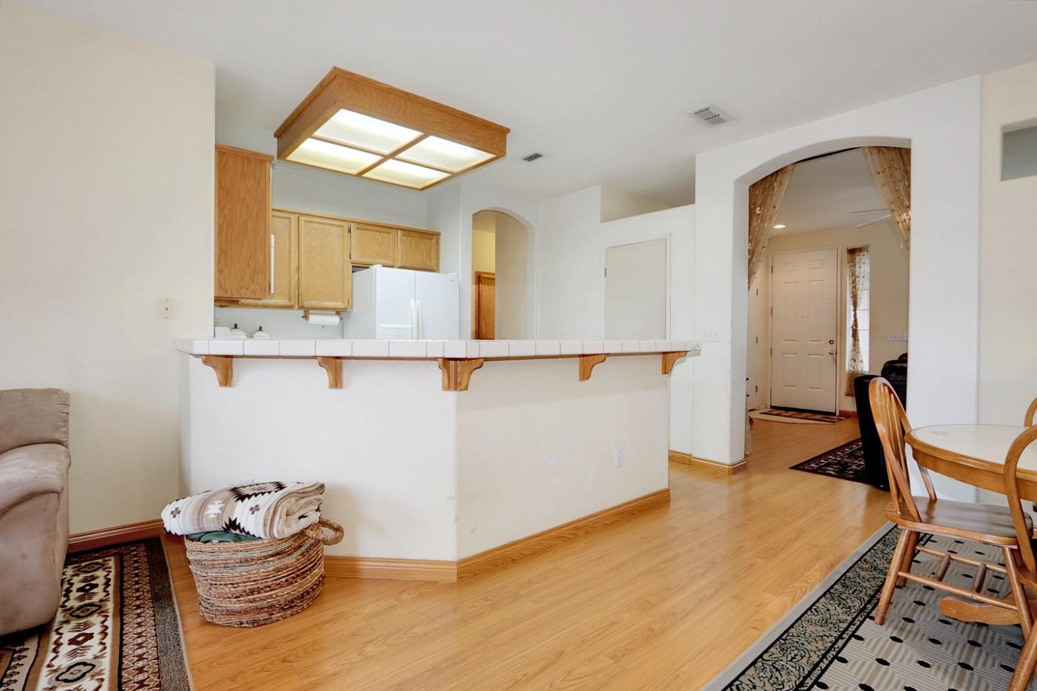 Detail Gallery Image 13 of 38 For 8275 Fanning Way, Sacramento,  CA 95829 - 3 Beds | 2 Baths