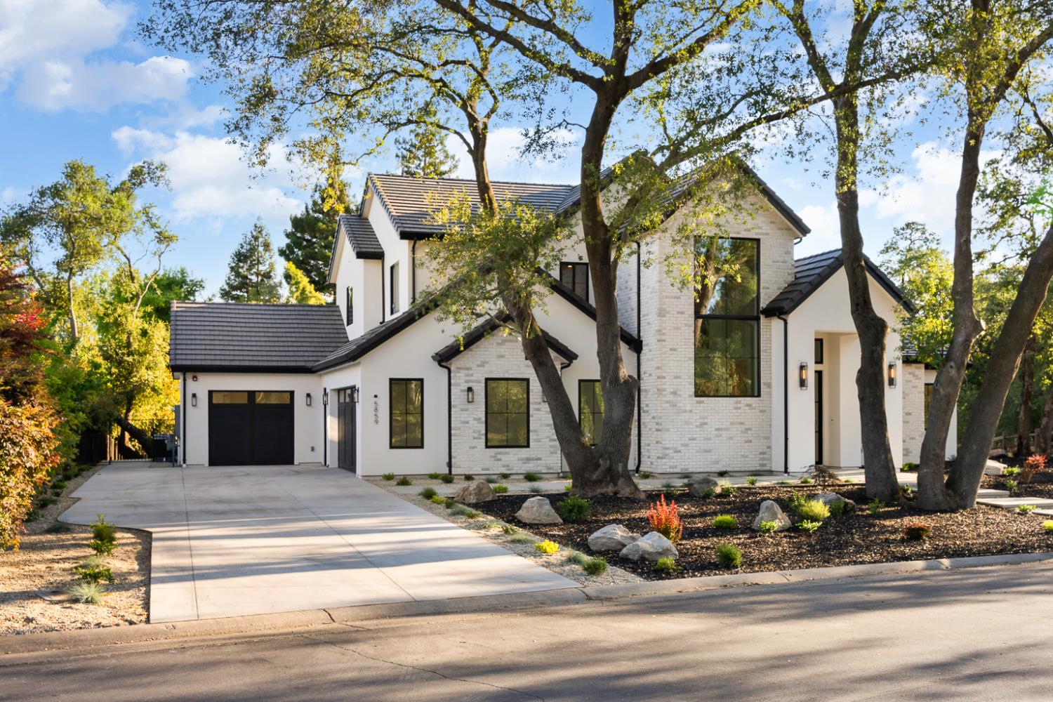 Detail Gallery Image 1 of 89 For 5859 Granite Hills Dr, Granite Bay,  CA 95746 - 5 Beds | 4/2 Baths