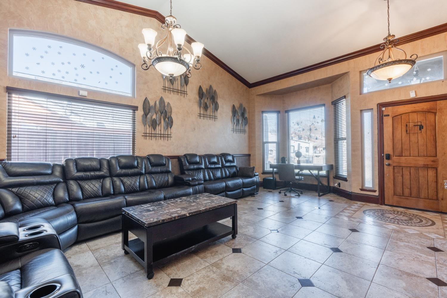 Detail Gallery Image 5 of 24 For 7665 Copper Cove Pl, Antelope,  CA 95843 - 3 Beds | 2 Baths