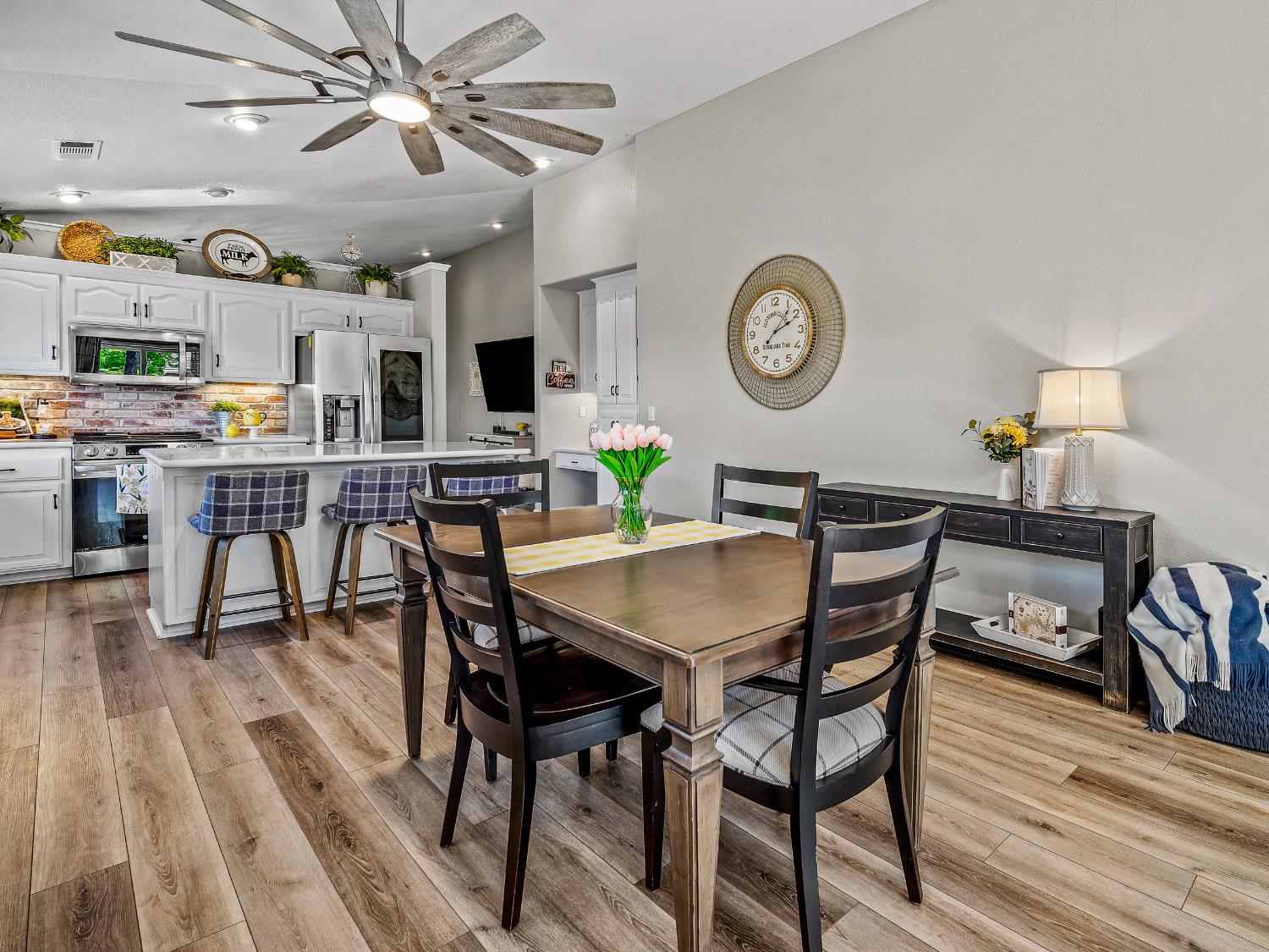 Detail Gallery Image 19 of 44 For 3400 Raben Way, Cameron Park,  CA 95682 - 4 Beds | 2/1 Baths