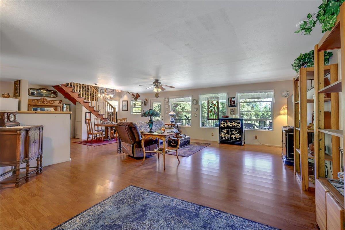 Rogue House Place, Grass Valley, California image 9