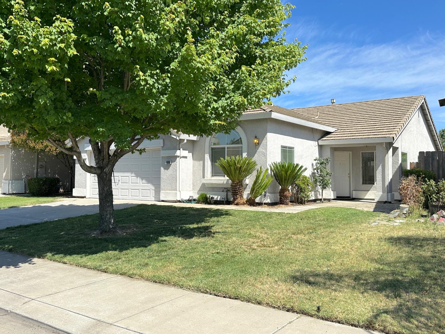 Detail Gallery Image 2 of 23 For 1696 Venice Cir, Stockton,  CA 95206 - 3 Beds | 2 Baths