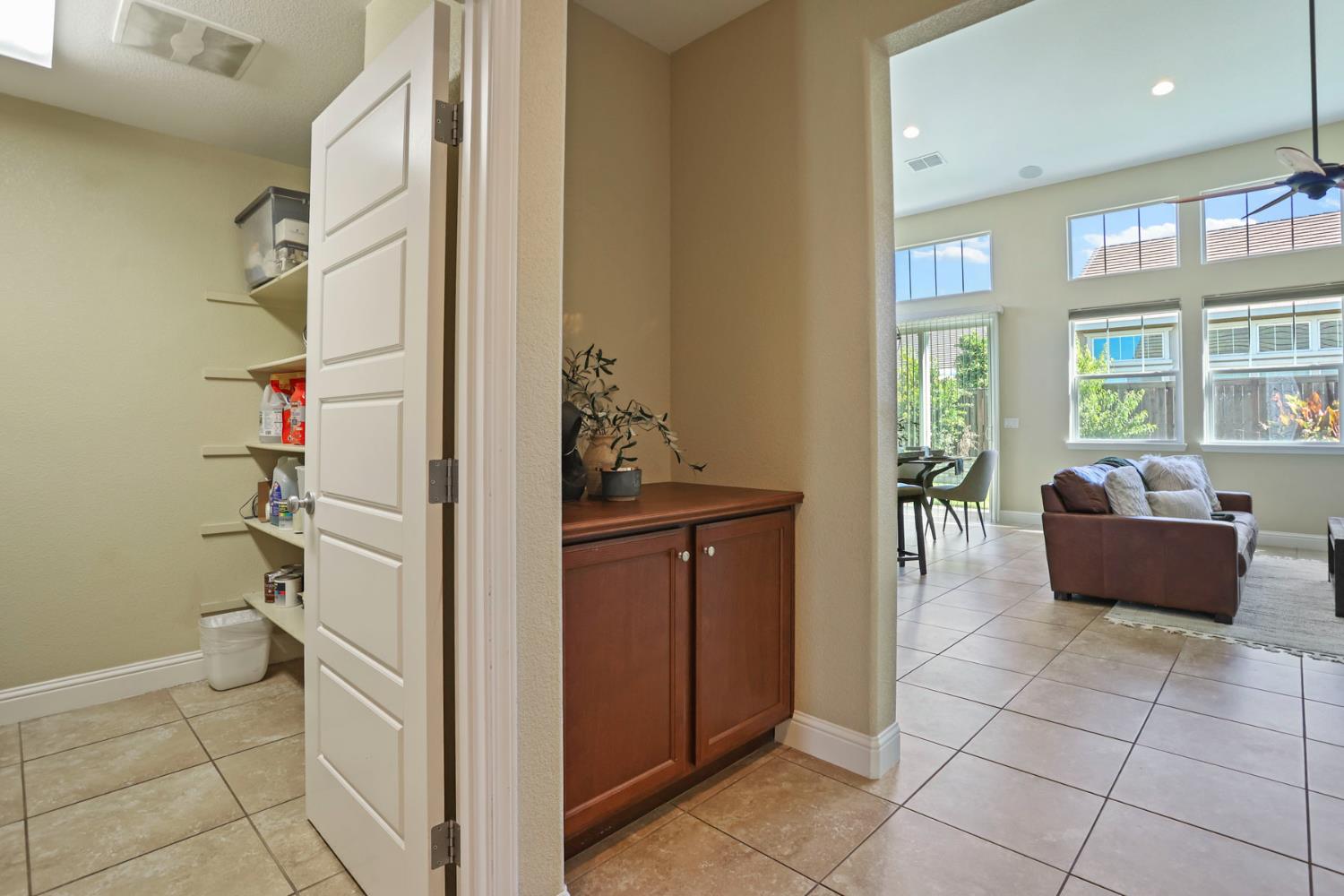 Detail Gallery Image 7 of 50 For 736 Open Range Ave, Lathrop,  CA 95330 - 3 Beds | 3 Baths