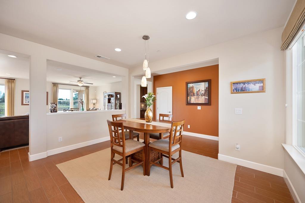 Detail Gallery Image 10 of 48 For 3635 Arden Villa Pl, Roseville,  CA 95747 - 4 Beds | 2/1 Baths