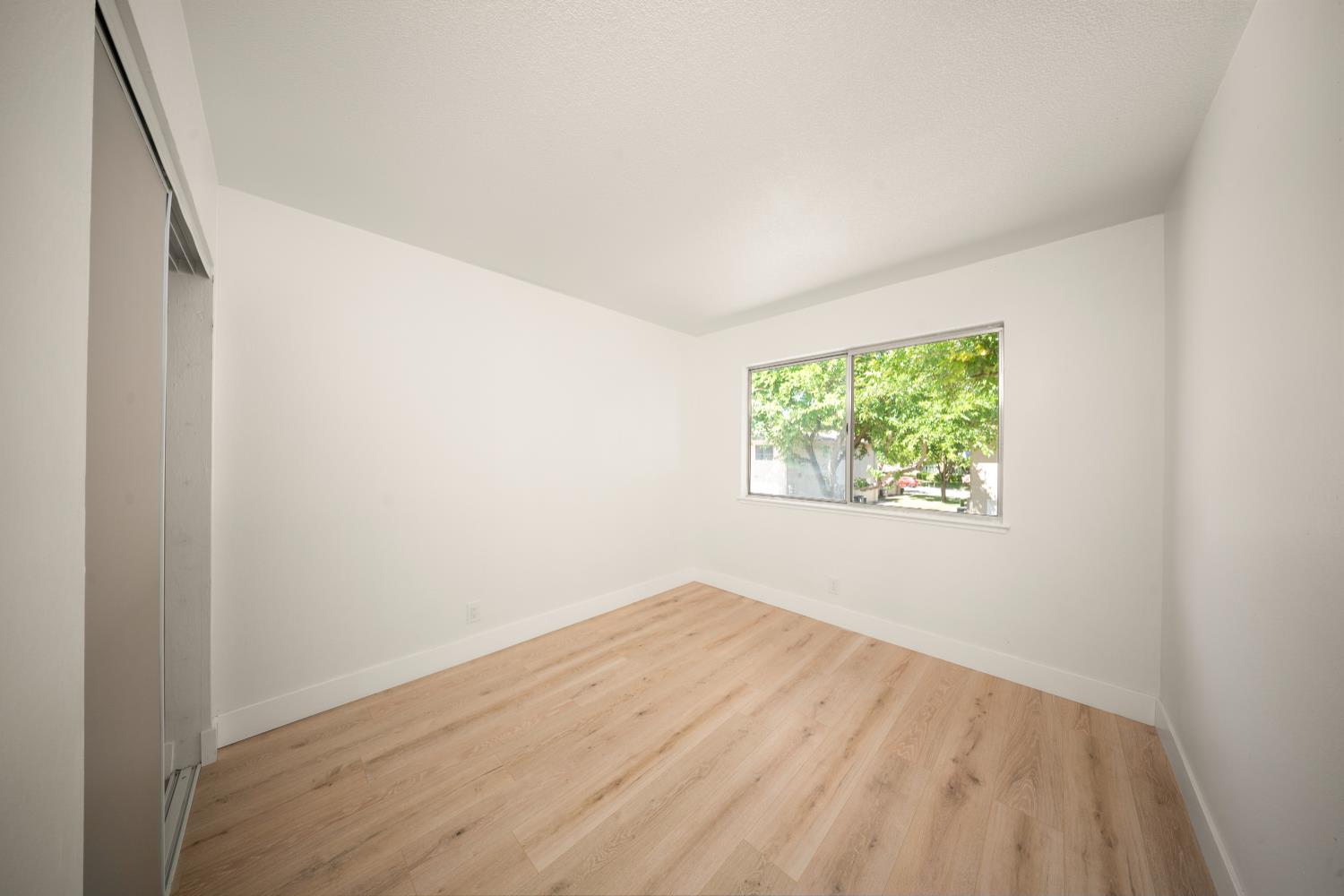 Detail Gallery Image 9 of 14 For 5091 Rhode Island Dr #4,  Sacramento,  CA 95841 - 2 Beds | 1 Baths